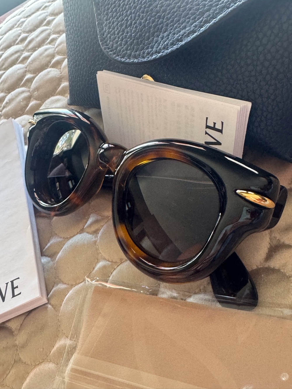 Loewe Women Tortoiseshell Round Cat-Eye Sunglasses with Dark Lenses NEW
